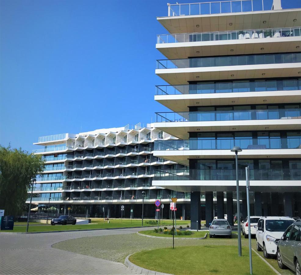 6 Pietro Seaside Apartment Kolobrzeg Ngoại thất bức ảnh