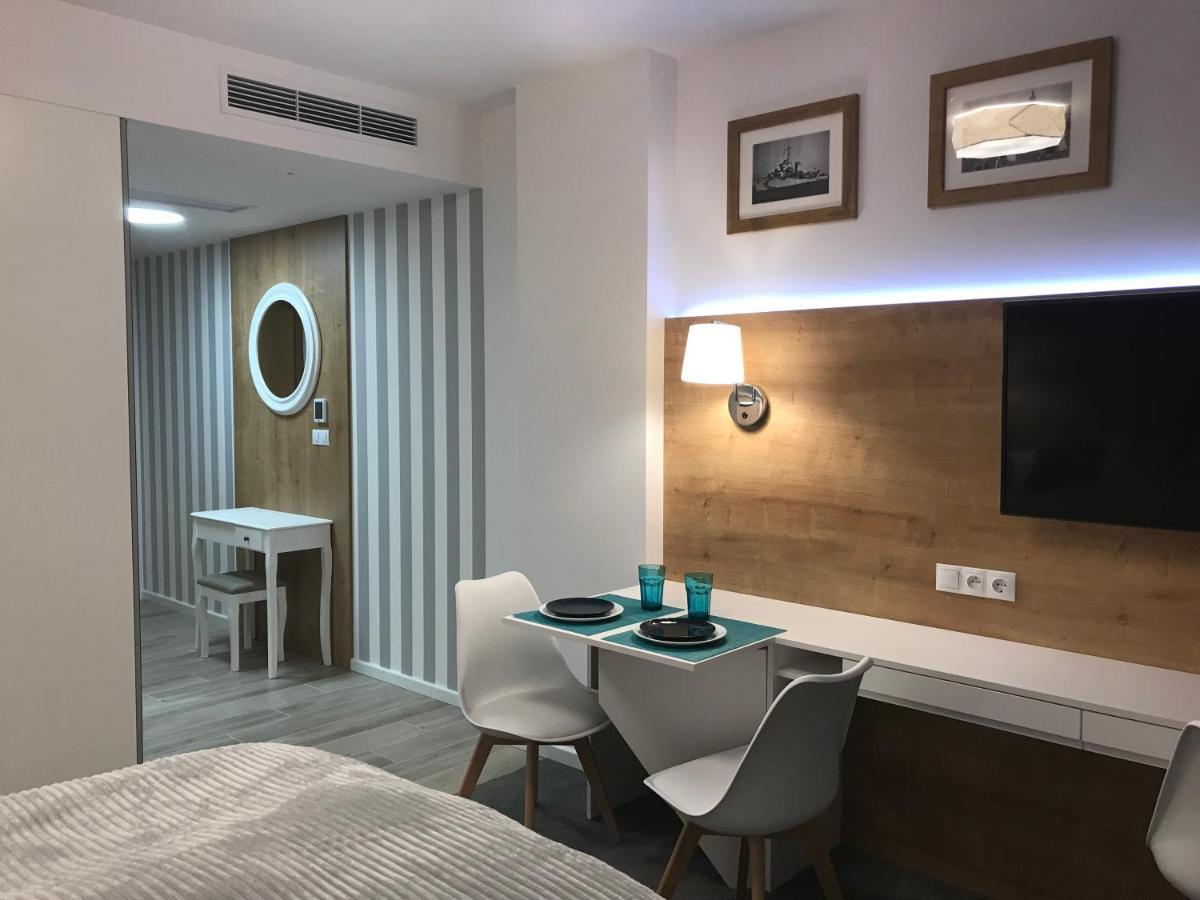 6 Pietro Seaside Apartment Kolobrzeg Ngoại thất bức ảnh