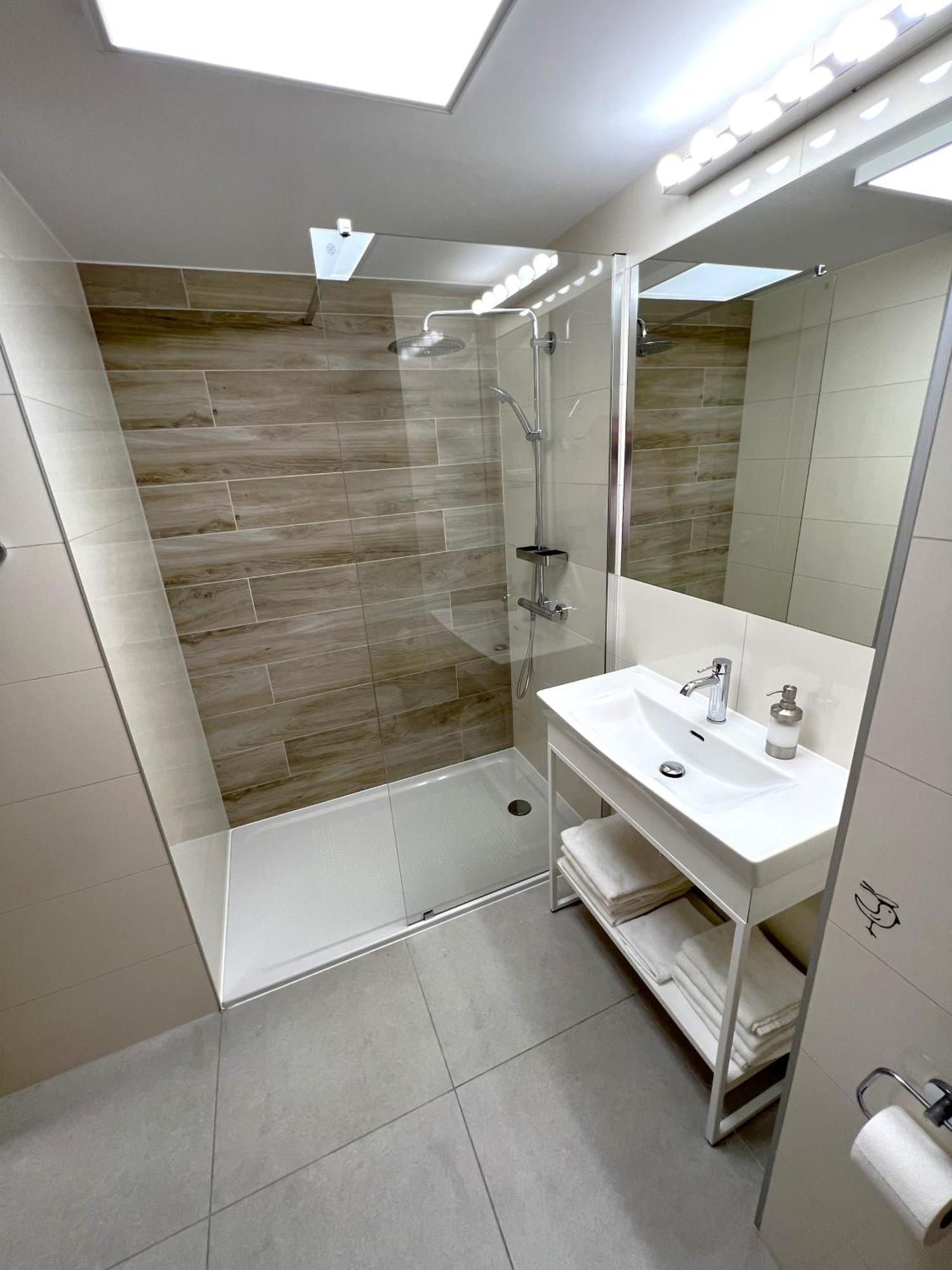 6 Pietro Seaside Apartment Kolobrzeg Ngoại thất bức ảnh